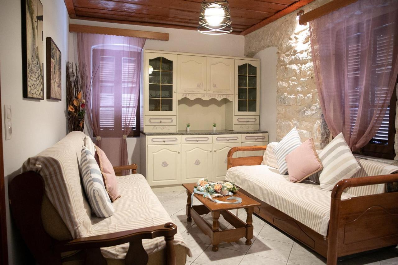 Apartment Areopolis